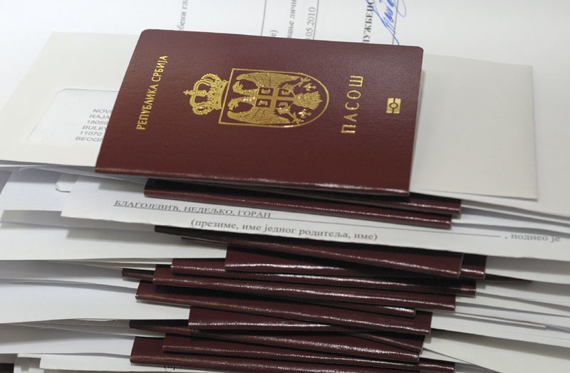 Résultat de recherche d'images pour "pasaporta serbe kosovare"